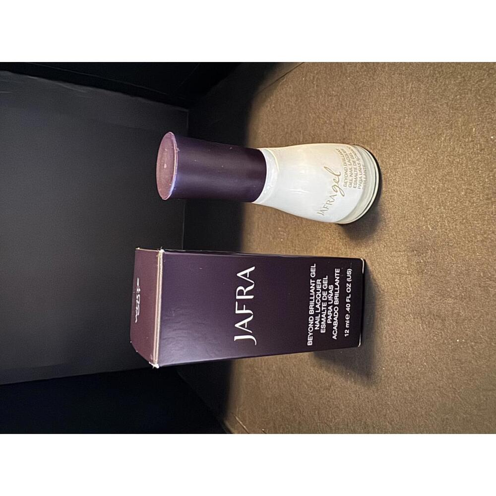 JAFRA Beyond Brilliant Gel Nail Polish - 12 ml - High Shine Finish